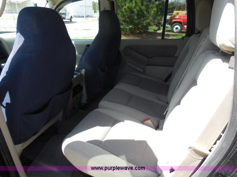 image for item H3235 2007 Ford Explorer XLT SUV