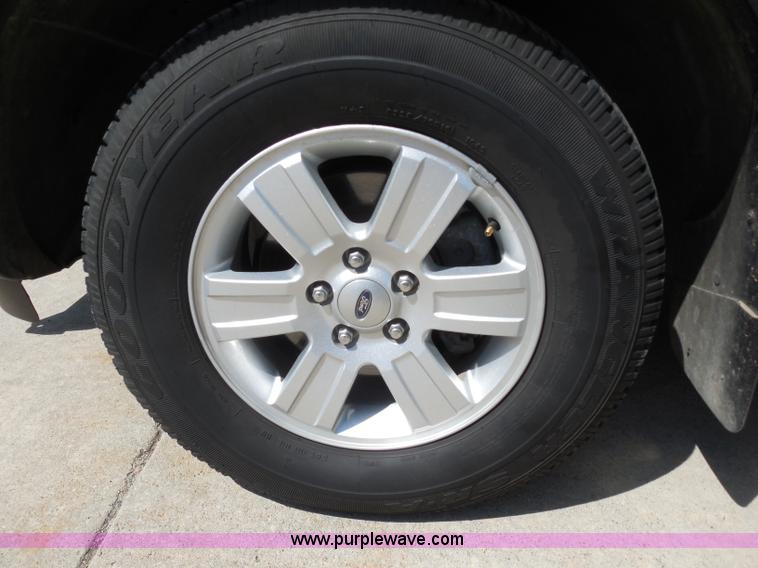 image for item H3235 2007 Ford Explorer XLT SUV