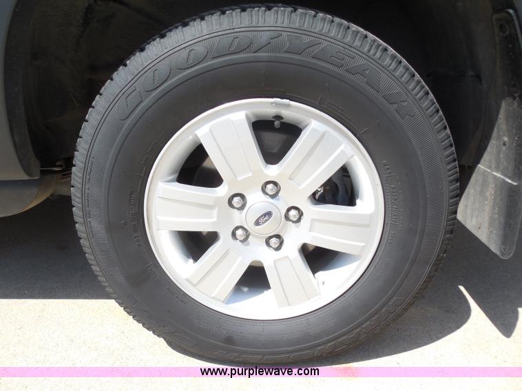 image for item H3235 2007 Ford Explorer XLT SUV