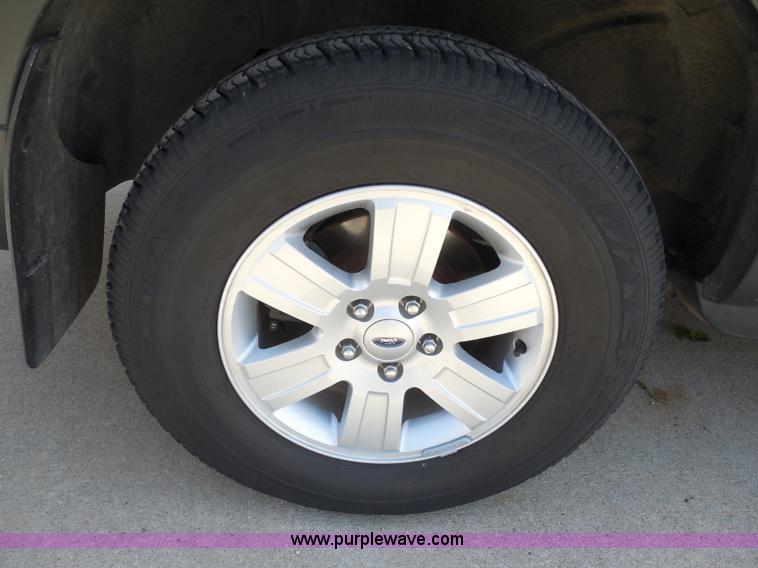 image for item H3235 2007 Ford Explorer XLT SUV