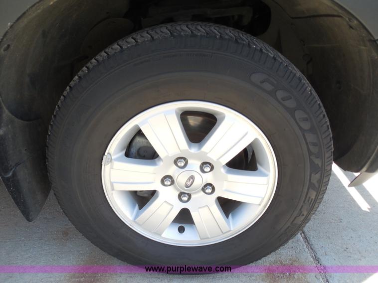 image for item H3235 2007 Ford Explorer XLT SUV