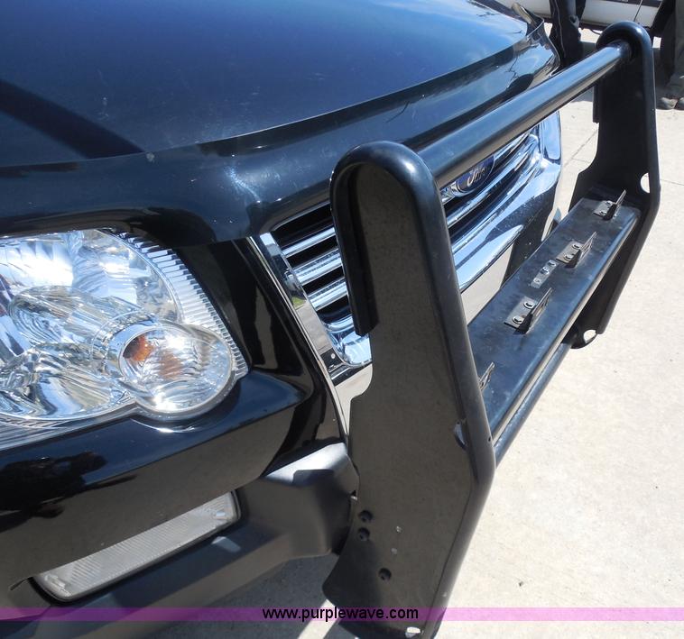 image for item H3235 2007 Ford Explorer XLT SUV