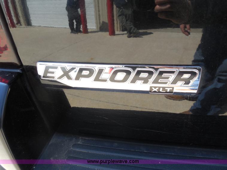 image for item H3235 2007 Ford Explorer XLT SUV
