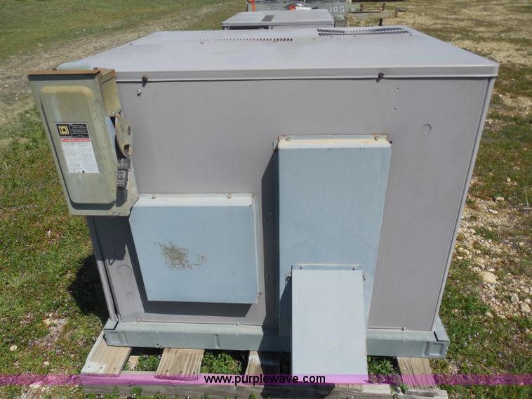 image for item H3238 Carrier AC unit