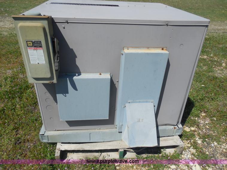 image for item H3239 Carrier AC unit