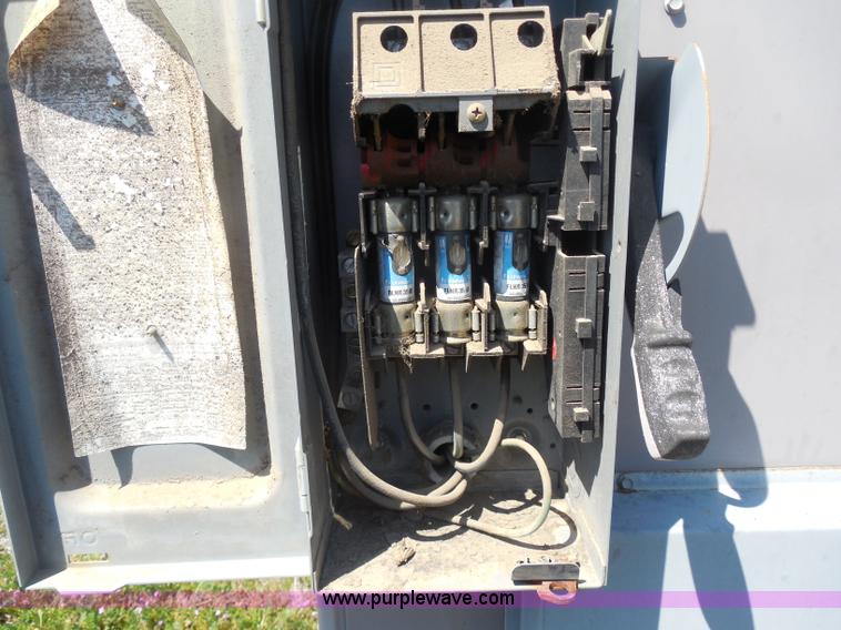 image for item H3239 Carrier AC unit