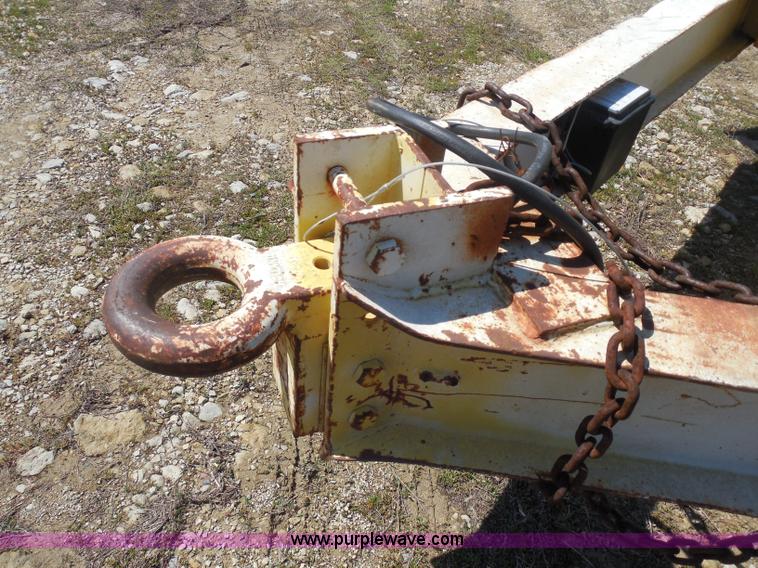 image for item H3243 1982 JFW 20' triple axle flatbed trailer