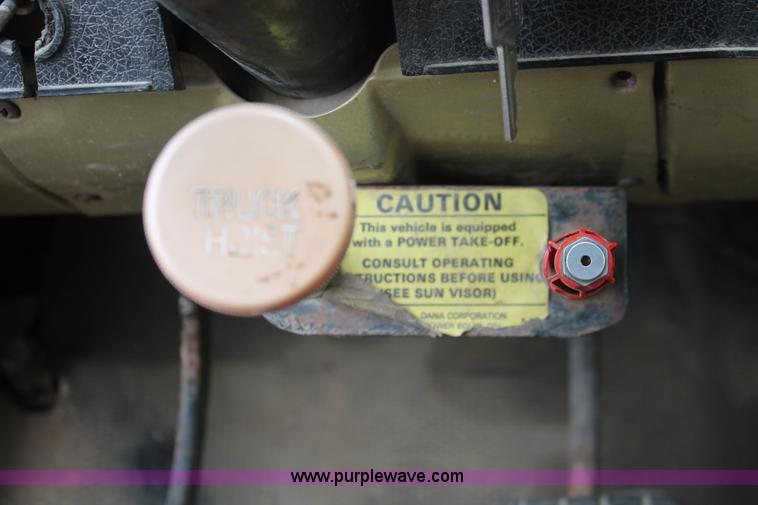 image for item H3654 1973 Chevrolet C60 grain truck