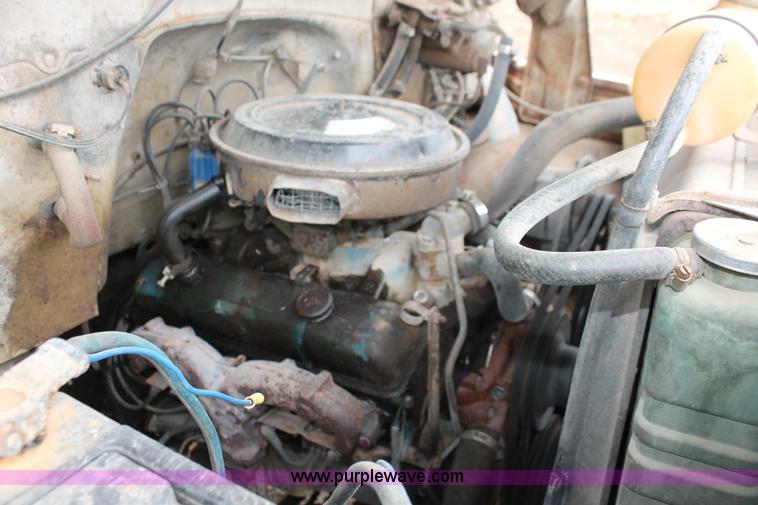 image for item H3654 1973 Chevrolet C60 grain truck