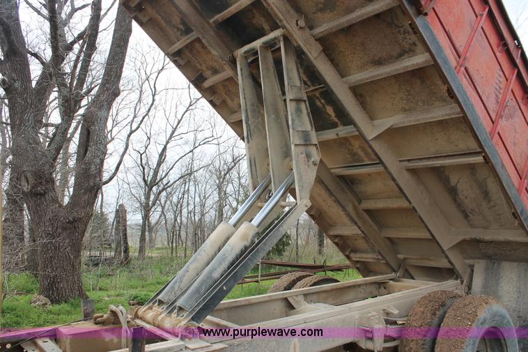 image for item H3654 1973 Chevrolet C60 grain truck