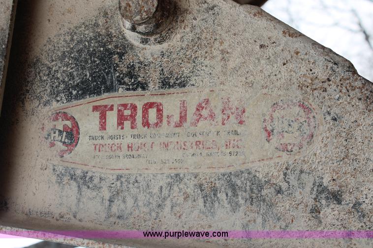 image for item H3654 1973 Chevrolet C60 grain truck