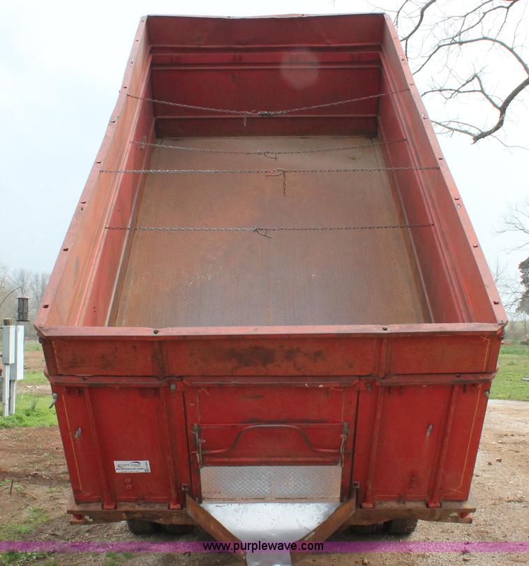 image for item H3654 1973 Chevrolet C60 grain truck