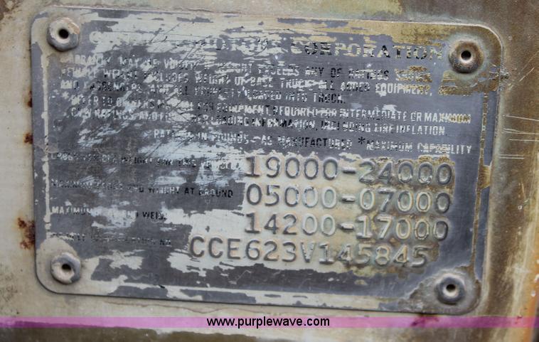 image for item H3654 1973 Chevrolet C60 grain truck