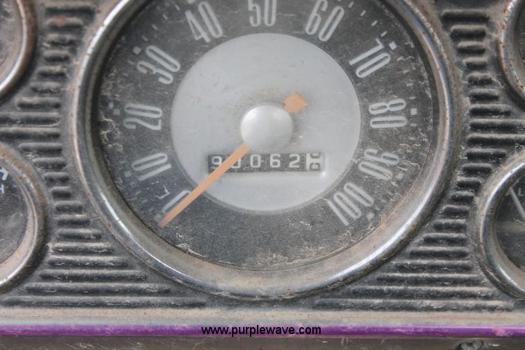 image for item H3655 1978 Ford F600 flatbed truck