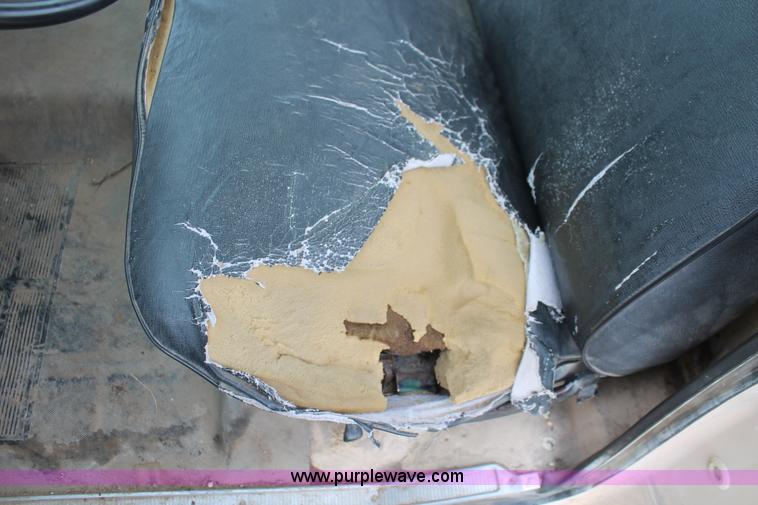 image for item H3655 1978 Ford F600 flatbed truck