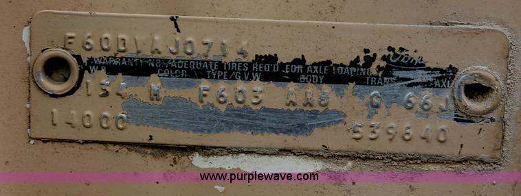 image for item H3655 1978 Ford F600 flatbed truck