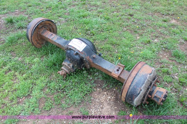 image for item H3656 Ford F600 single speed rear end
