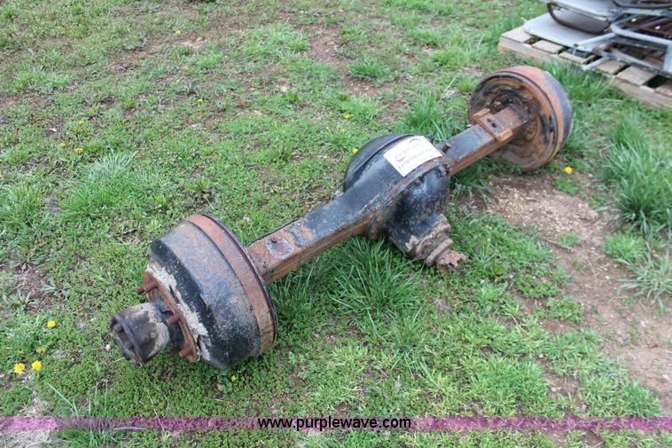 image for item H3656 Ford F600 single speed rear end