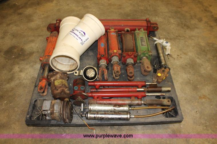 image for item H3665 Assorted hydraulic cylinders and automotive pieces