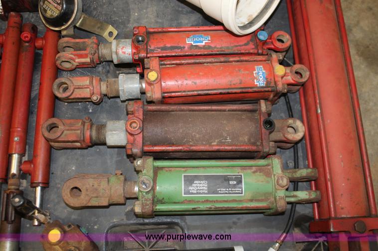image for item H3665 Assorted hydraulic cylinders and automotive pieces