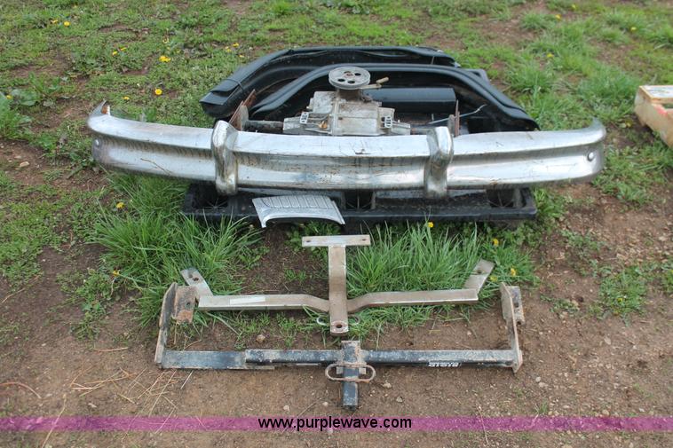 image for item H3665 Assorted hydraulic cylinders and automotive pieces