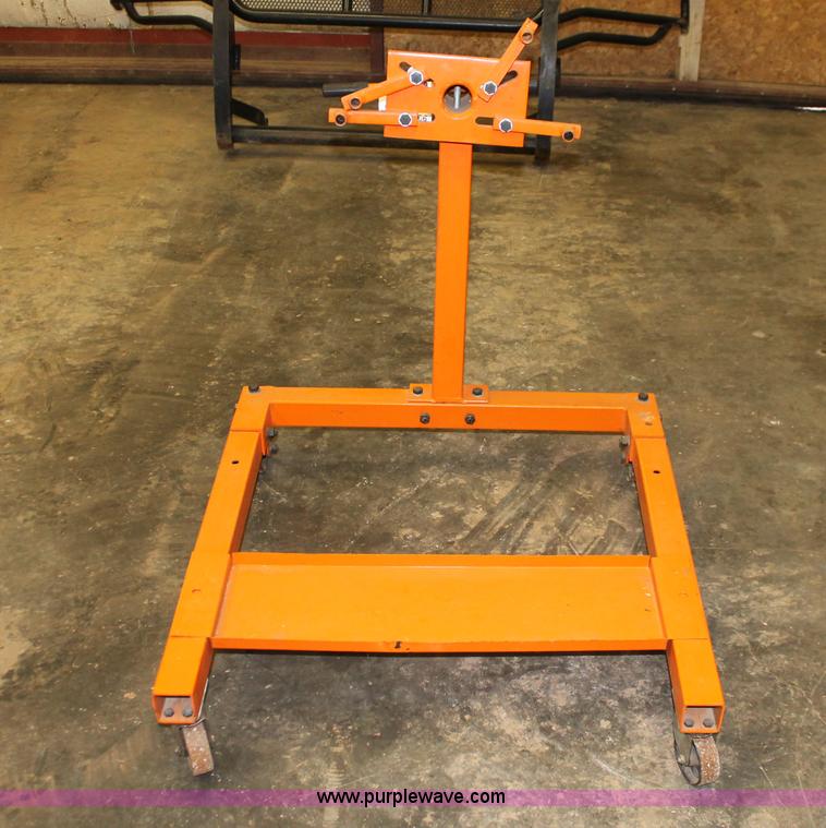 image for item H3666 Engine hoist