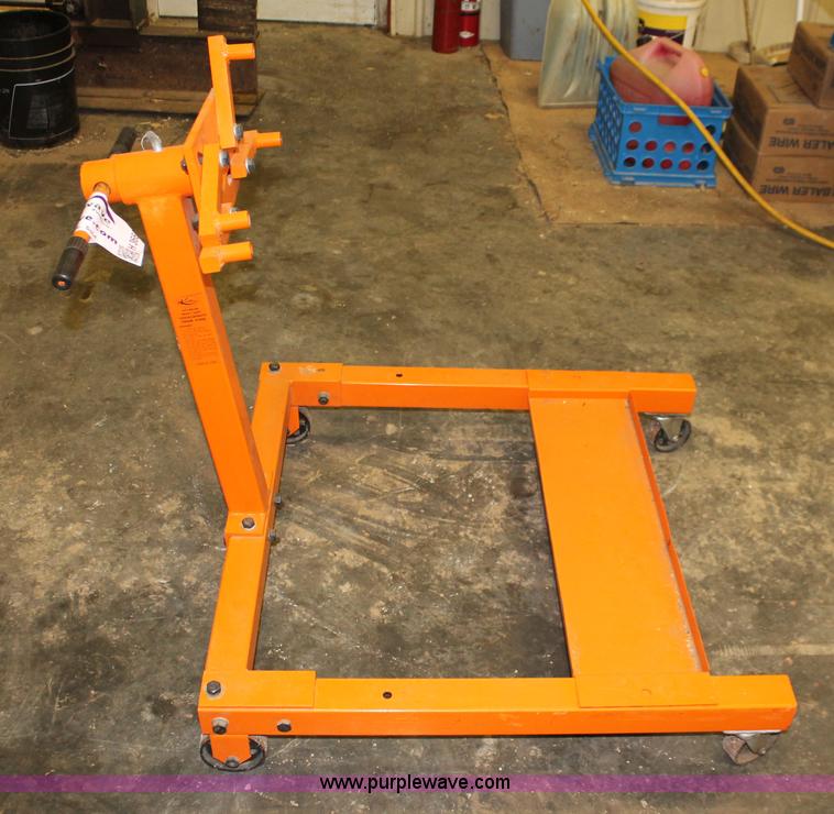 image for item H3666 Engine hoist