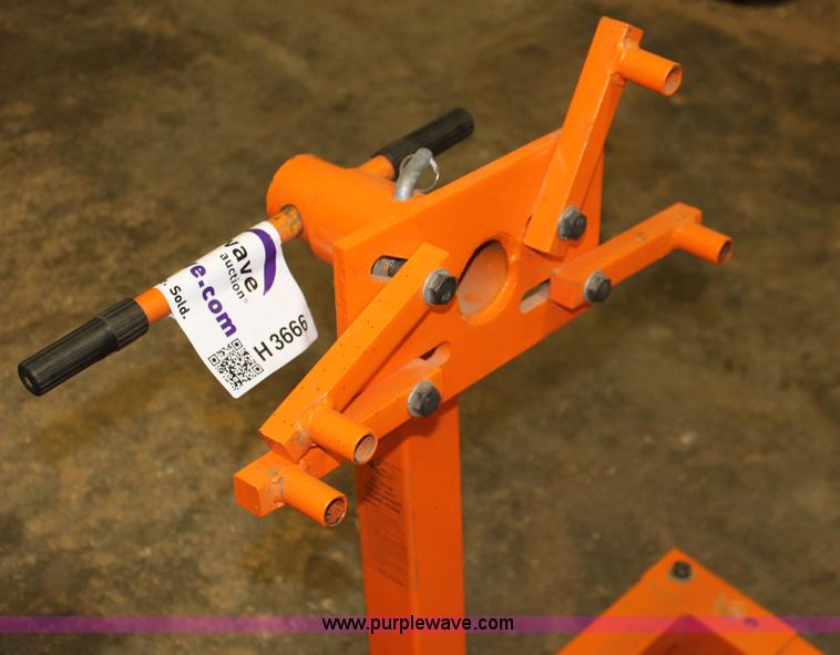 image for item H3666 Engine hoist