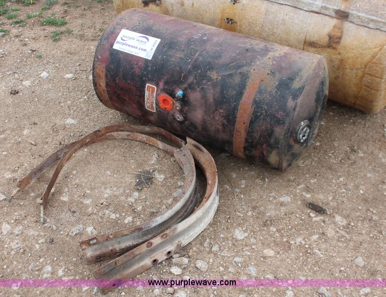 image for item H3669 (2) tanks