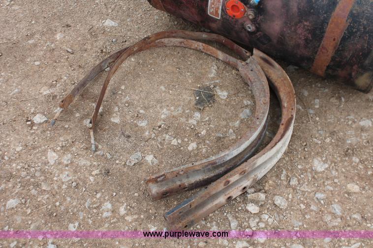 image for item H3669 (2) tanks