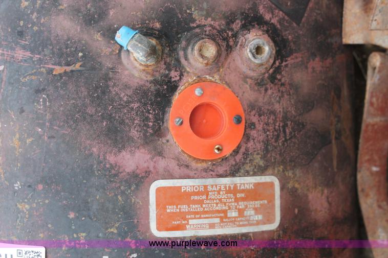 image for item H3669 (2) tanks