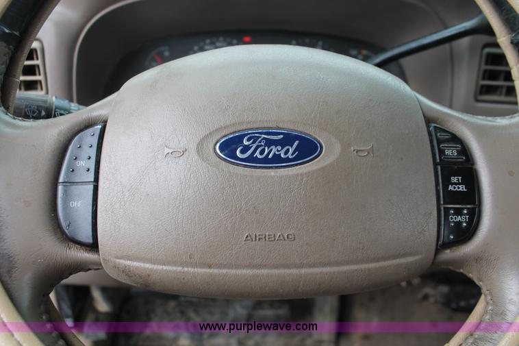 image for item H3675 2004 Ford F250 King Ranch Crew Cab pickup truck