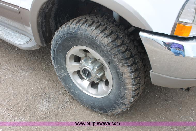 image for item H3675 2004 Ford F250 King Ranch Crew Cab pickup truck