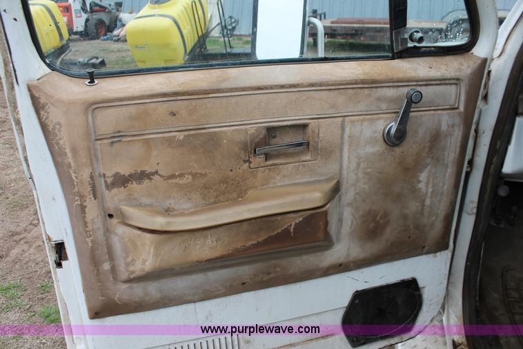 image for item H3692 1981 Chevrolet C30 Custom Deluxe cab and chassis