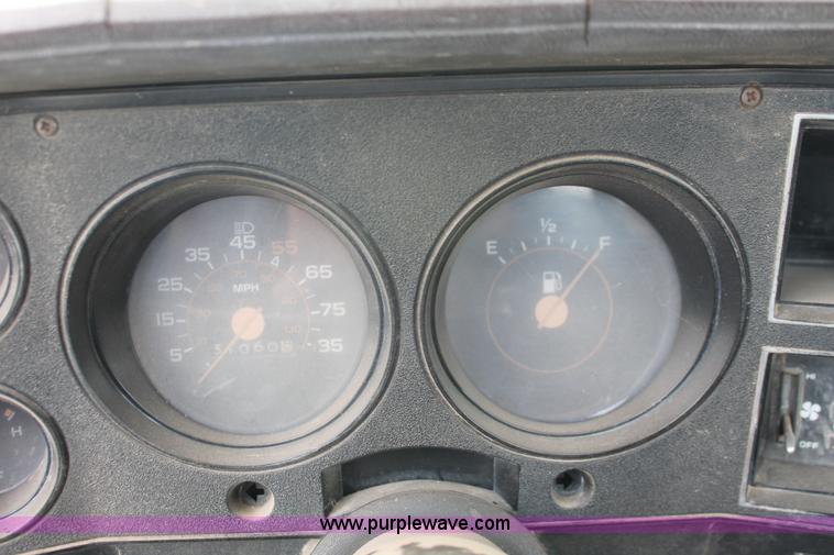 image for item H3692 1981 Chevrolet C30 Custom Deluxe cab and chassis