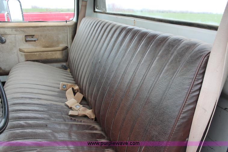 image for item H3692 1981 Chevrolet C30 Custom Deluxe cab and chassis