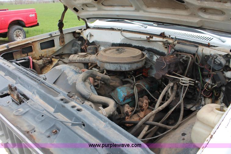 image for item H3692 1981 Chevrolet C30 Custom Deluxe cab and chassis