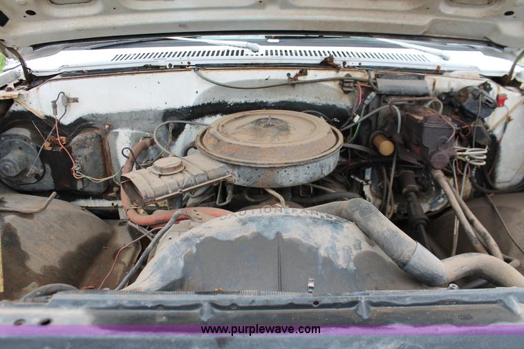 image for item H3692 1981 Chevrolet C30 Custom Deluxe cab and chassis