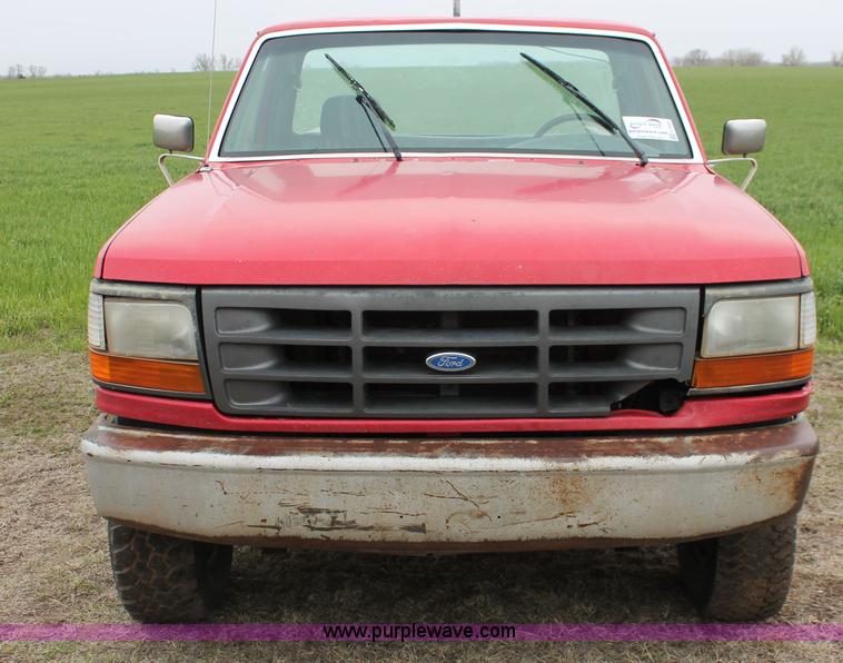 image for item H3693 1993 Ford F250 XL Pickup truck