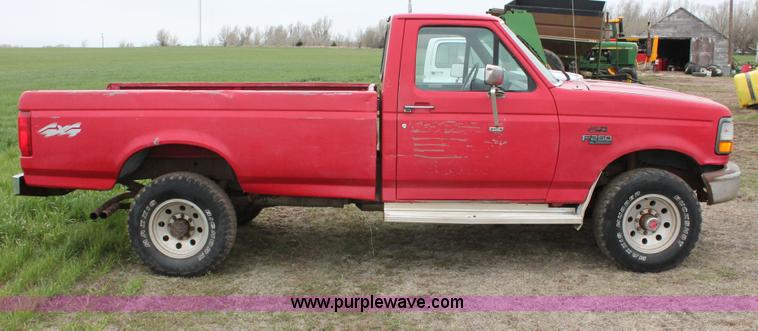 image for item H3693 1993 Ford F250 XL Pickup truck
