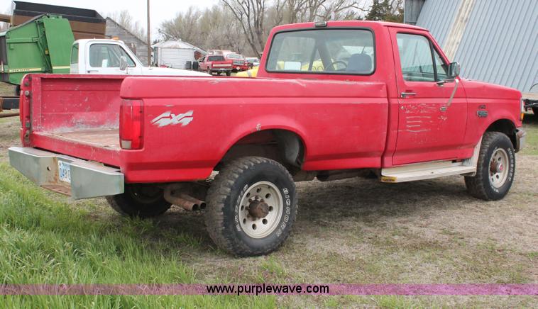 image for item H3693 1993 Ford F250 XL Pickup truck