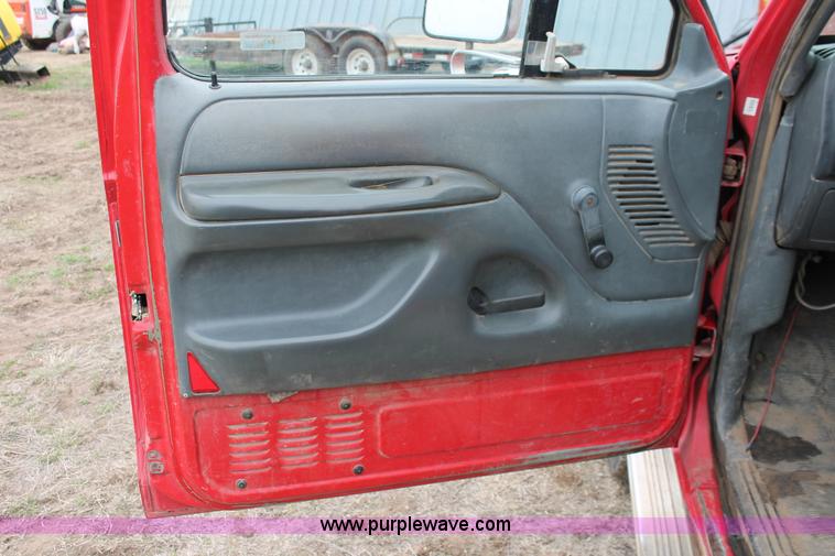 image for item H3693 1993 Ford F250 XL Pickup truck