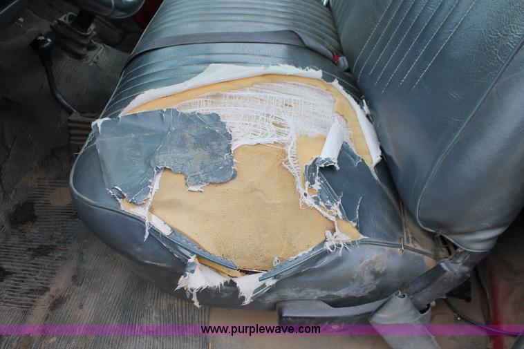 image for item H3693 1993 Ford F250 XL Pickup truck