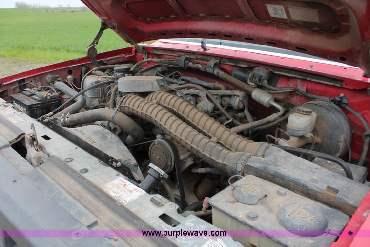 image for item H3693 1993 Ford F250 XL Pickup truck