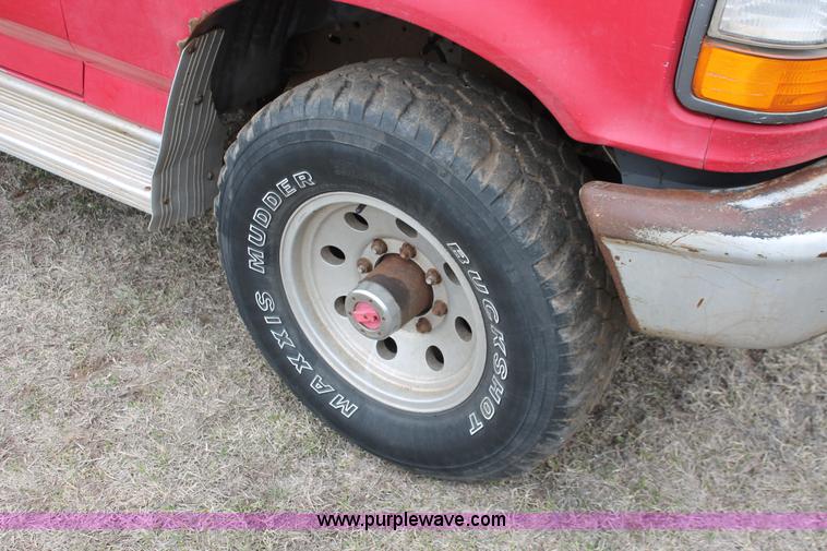 image for item H3693 1993 Ford F250 XL Pickup truck