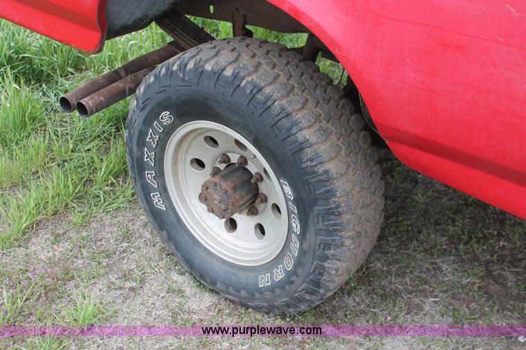 image for item H3693 1993 Ford F250 XL Pickup truck