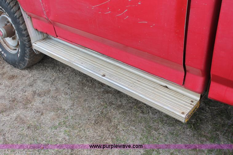 image for item H3693 1993 Ford F250 XL Pickup truck