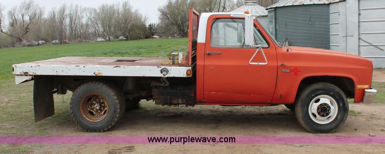 image for item H3696 1981 Chevrolet Scottsdale C30 flat bed truck