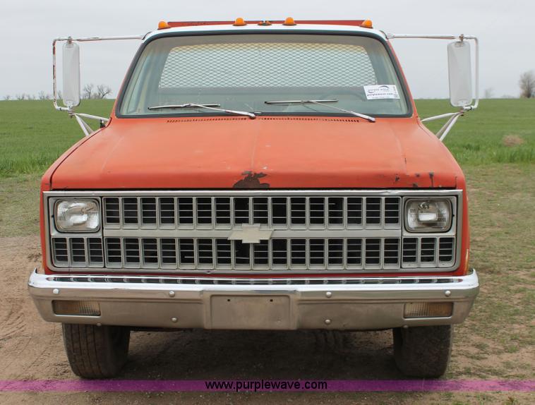 image for item H3696 1981 Chevrolet Scottsdale C30 flat bed truck