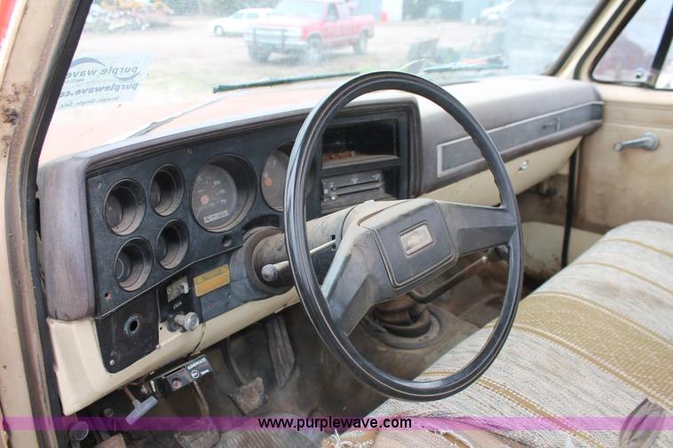 image for item H3696 1981 Chevrolet Scottsdale C30 flat bed truck